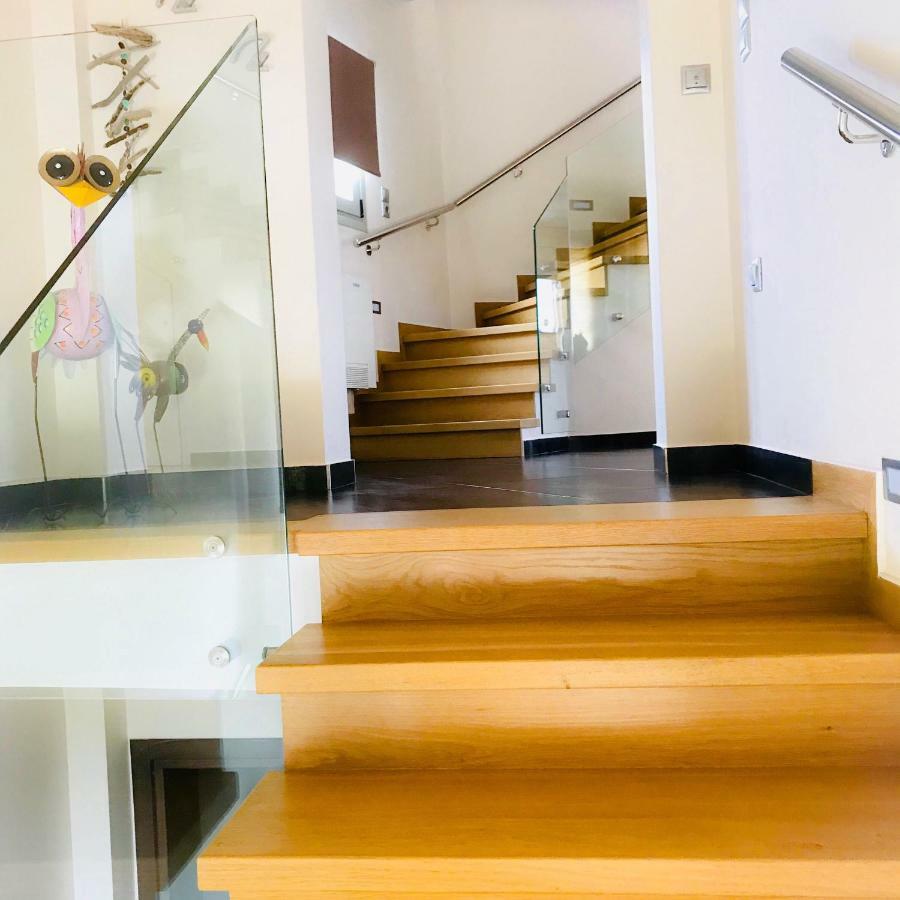 Villa Lydia นีดรี ภายนอก รูปภาพ