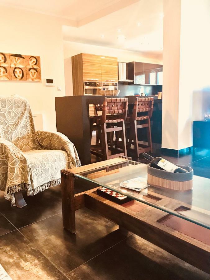 Villa Lydia นีดรี ภายนอก รูปภาพ