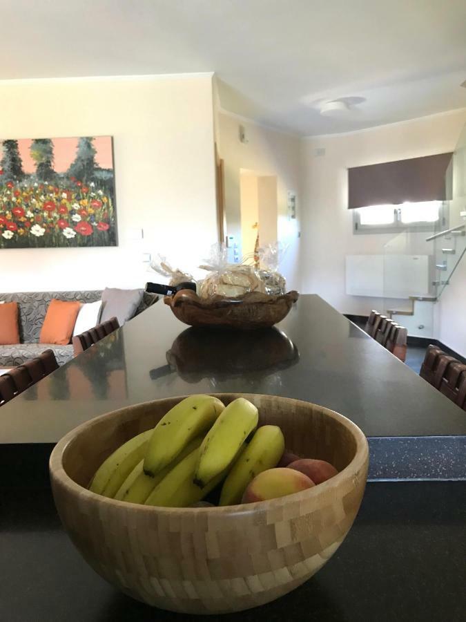 Villa Lydia นีดรี ภายนอก รูปภาพ