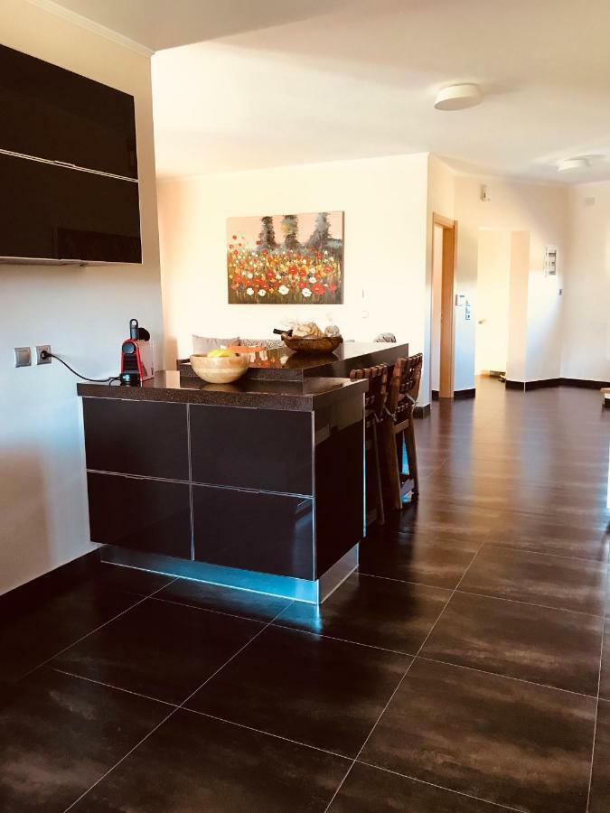 Villa Lydia นีดรี ภายนอก รูปภาพ