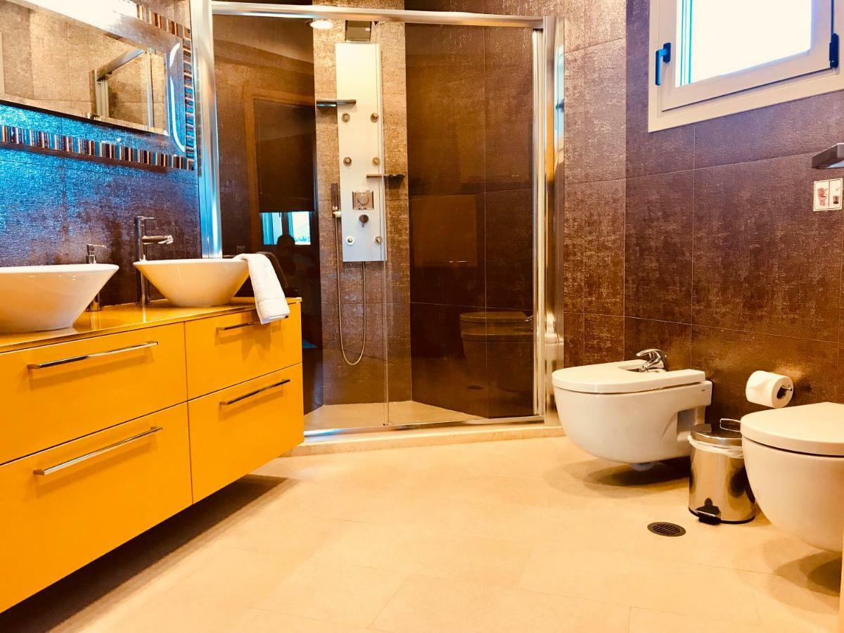 Villa Lydia นีดรี ภายนอก รูปภาพ