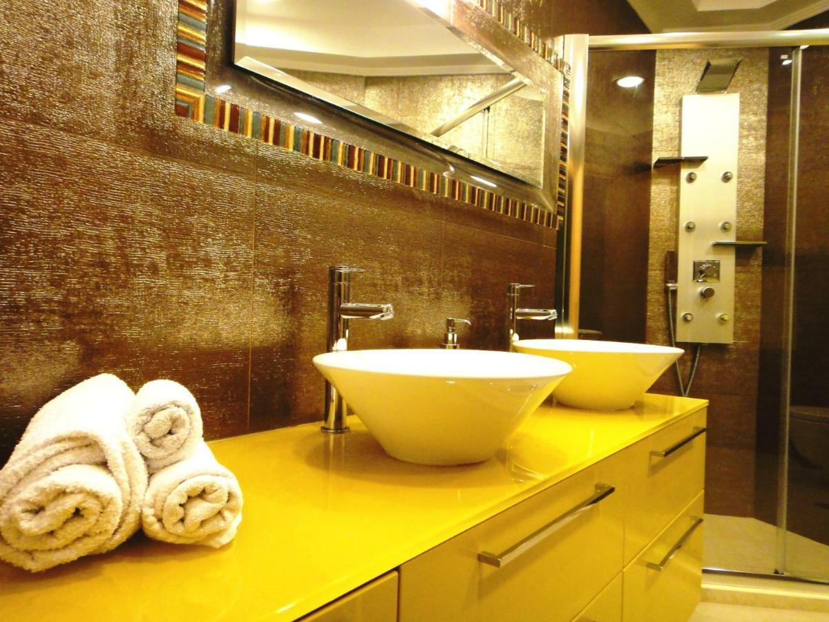 Villa Lydia นีดรี ภายนอก รูปภาพ